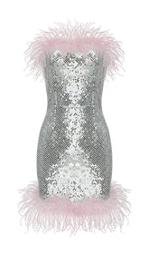 MINIKLEID MIT SILBERNEN PAILLETTEN UND FEDERN
